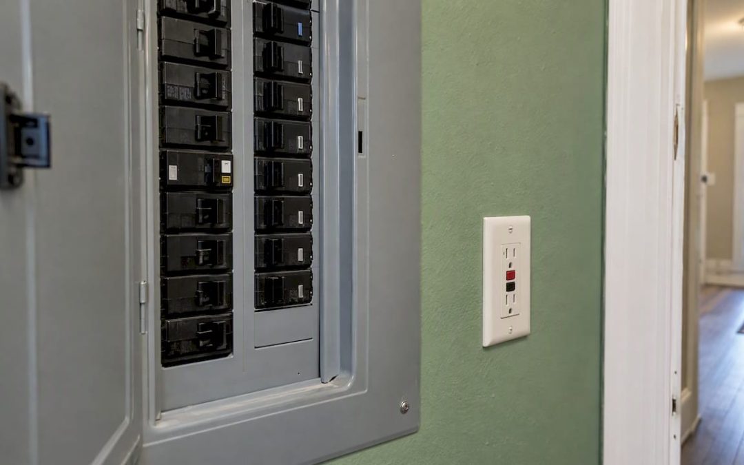 AFCI breaker and GFCI outlet in a home